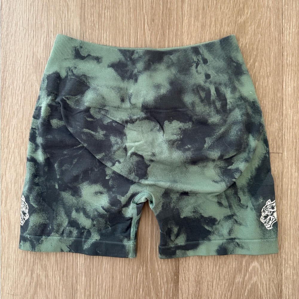 Darc Sport - She Wolves Seamless Everson Shorts in Lush Green Marble